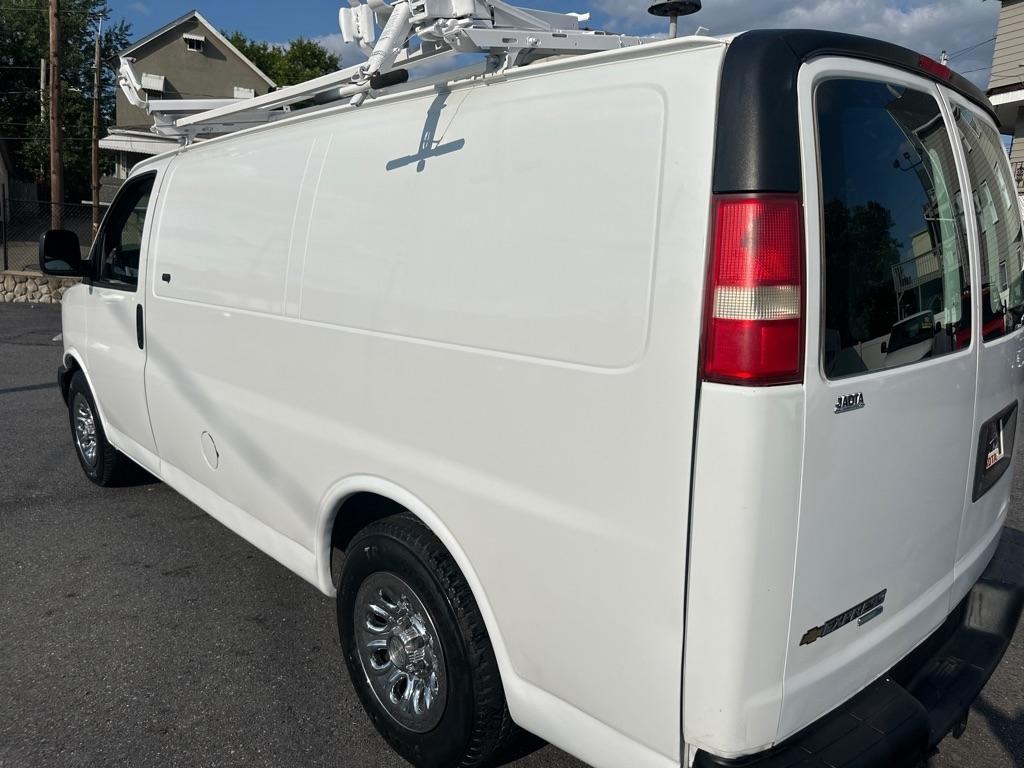 Chevrolet Express 1500 AWD Cargo 2011