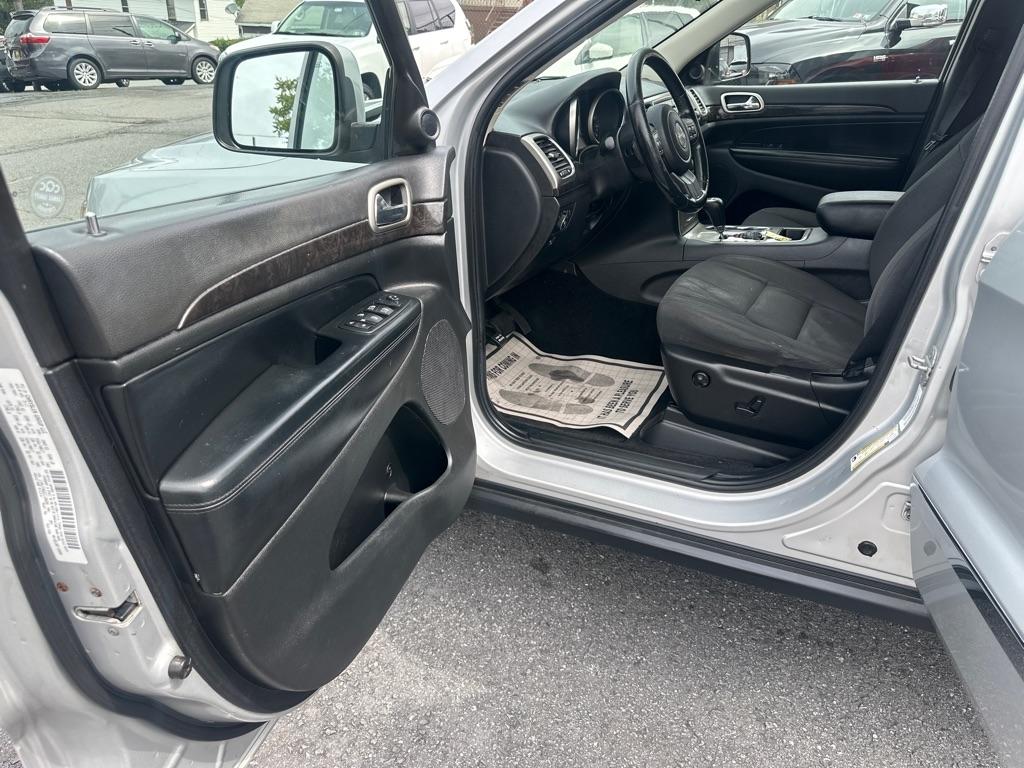 Jeep Grand Cherokee 4dr Laredo 4WD 2012