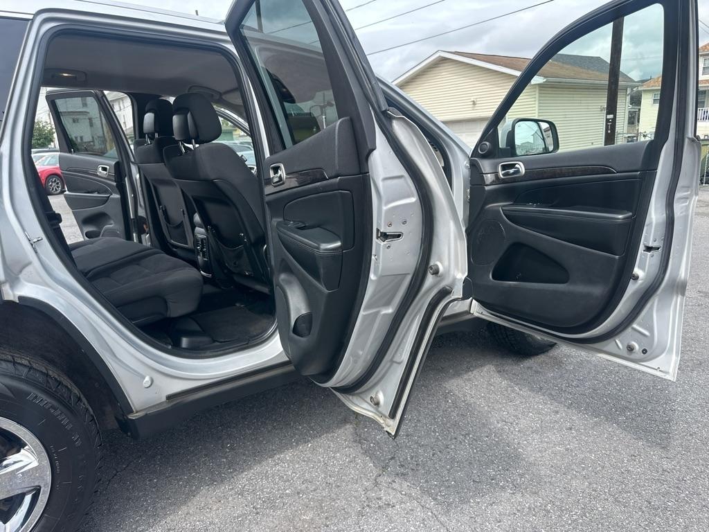 Jeep Grand Cherokee 4dr Laredo 4WD 2012