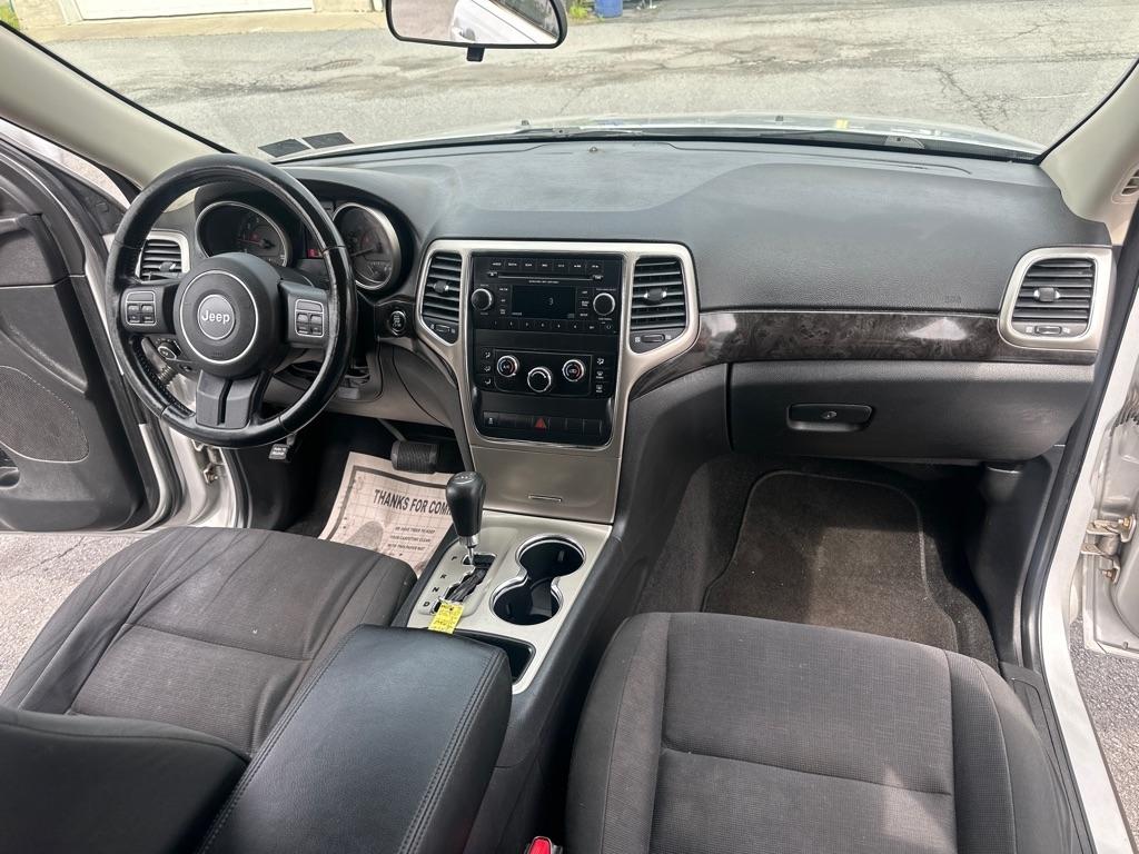 Jeep Grand Cherokee 4dr Laredo 4WD 2012