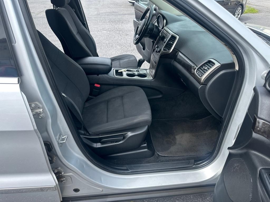 Jeep Grand Cherokee 4dr Laredo 4WD 2012