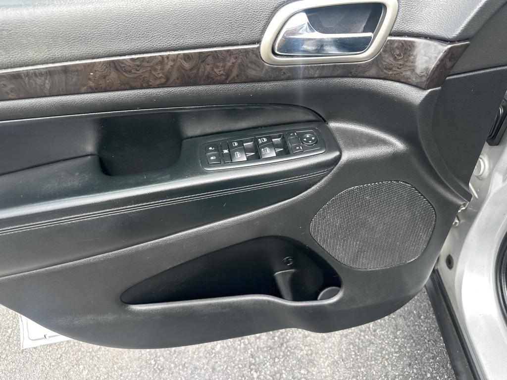 Jeep Grand Cherokee 4dr Laredo 4WD 2012