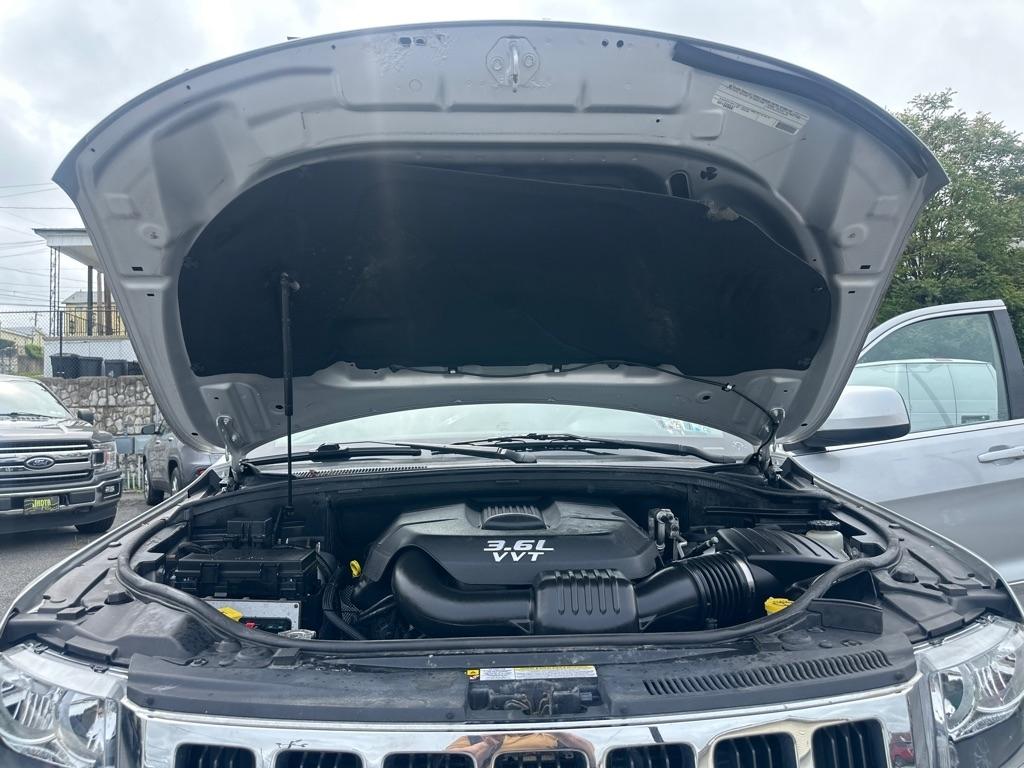 Jeep Grand Cherokee 4dr Laredo 4WD 2012