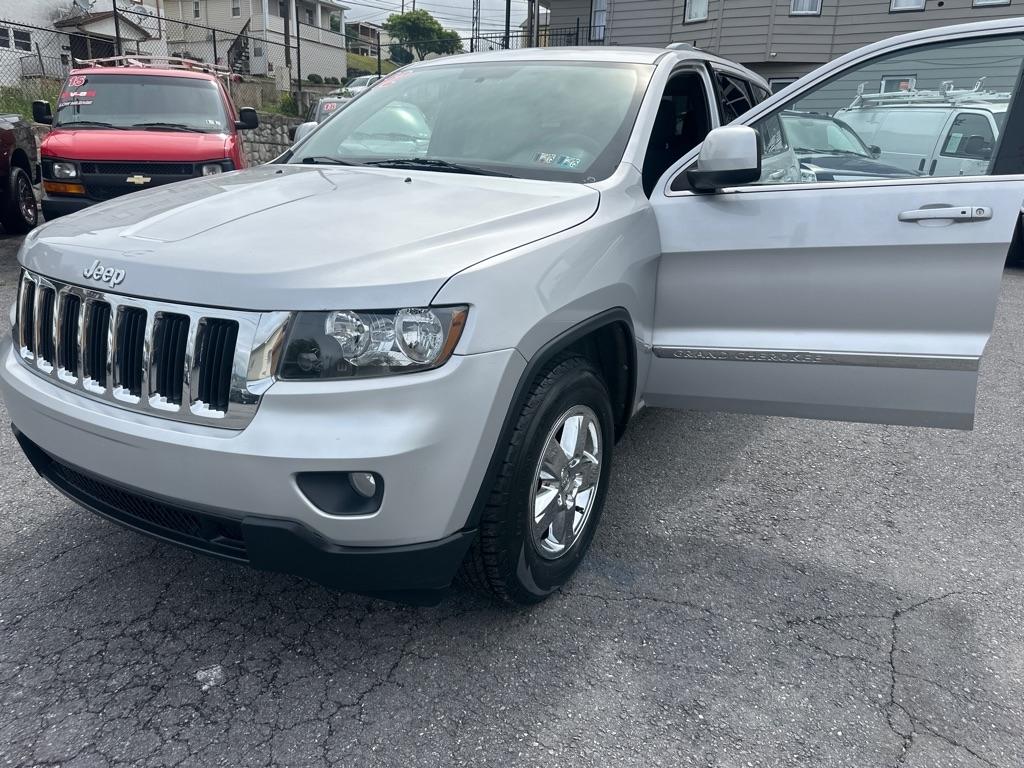 Jeep Grand Cherokee 4dr Laredo 4WD 2012