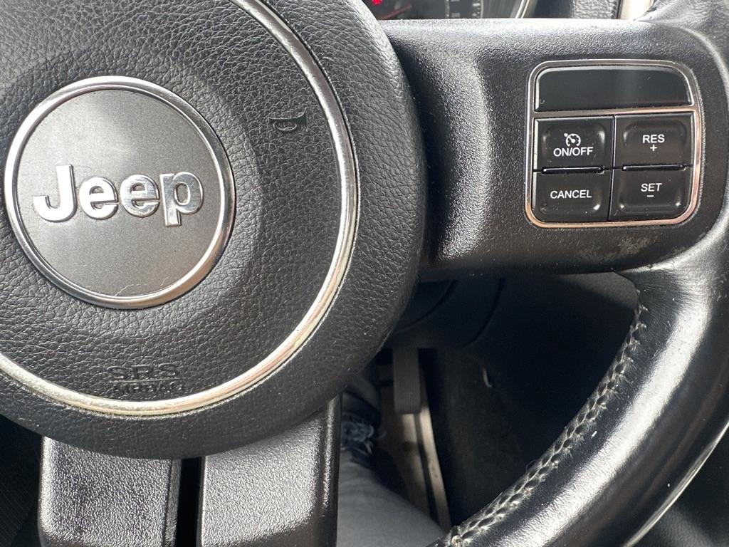 Jeep Grand Cherokee 4dr Laredo 4WD 2012