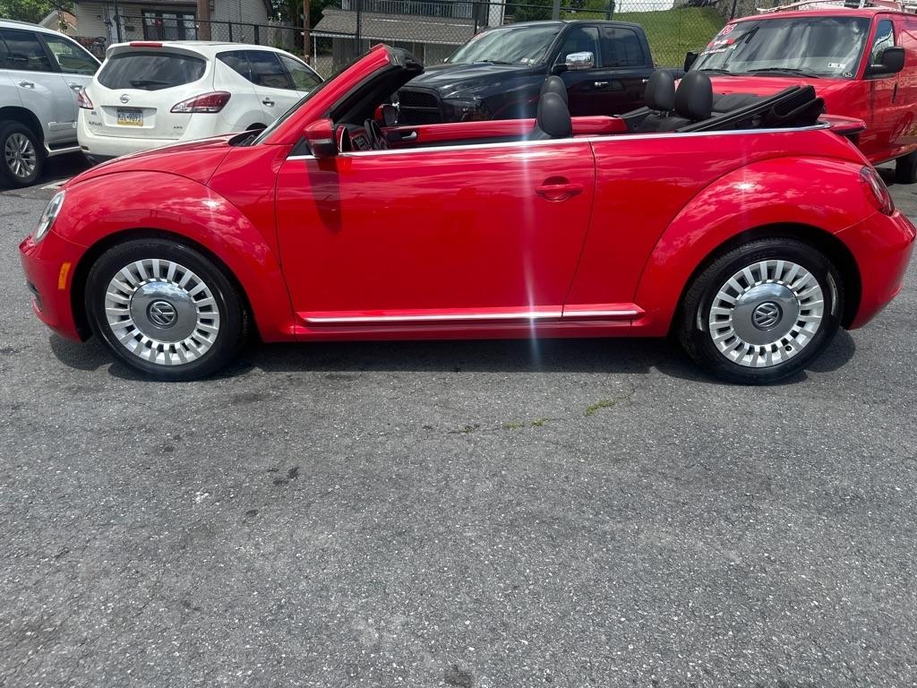 Volkswagen Beetle 1.8T PZEV Convertible w/Technology 2014