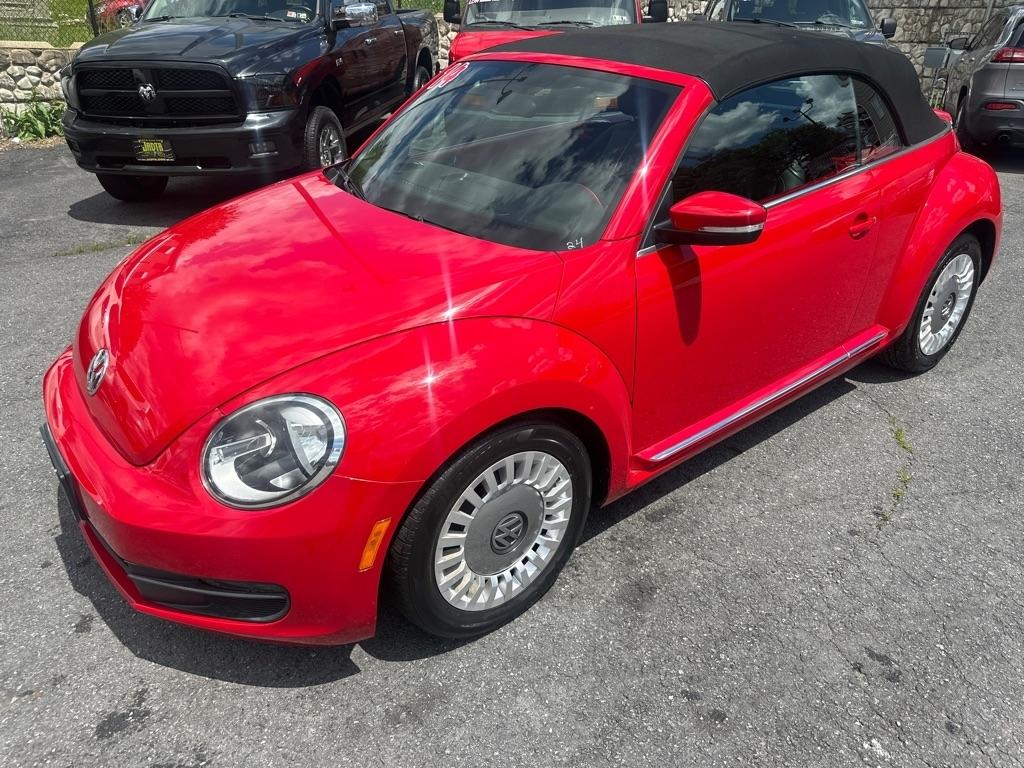 Volkswagen Beetle 1.8T PZEV Convertible w/Technology 2014