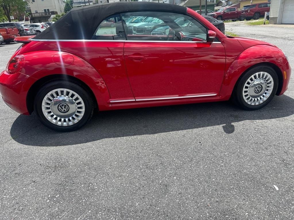 Volkswagen Beetle 1.8T PZEV Convertible w/Technology 2014