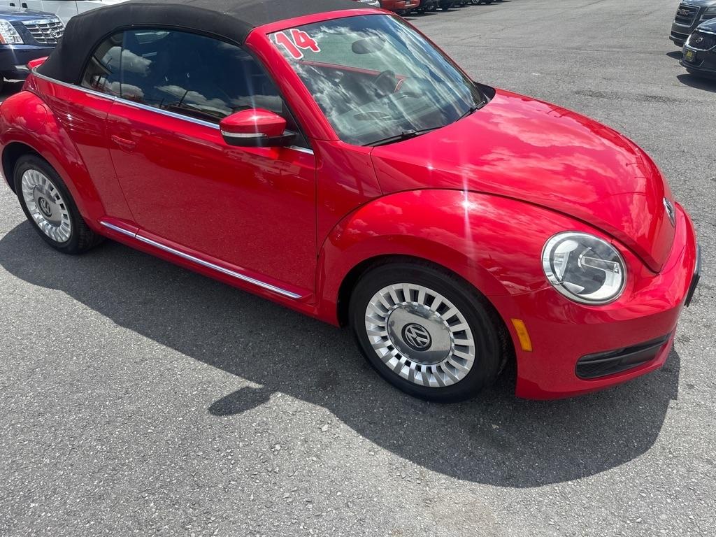 Volkswagen Beetle 1.8T PZEV Convertible w/Technology 2014