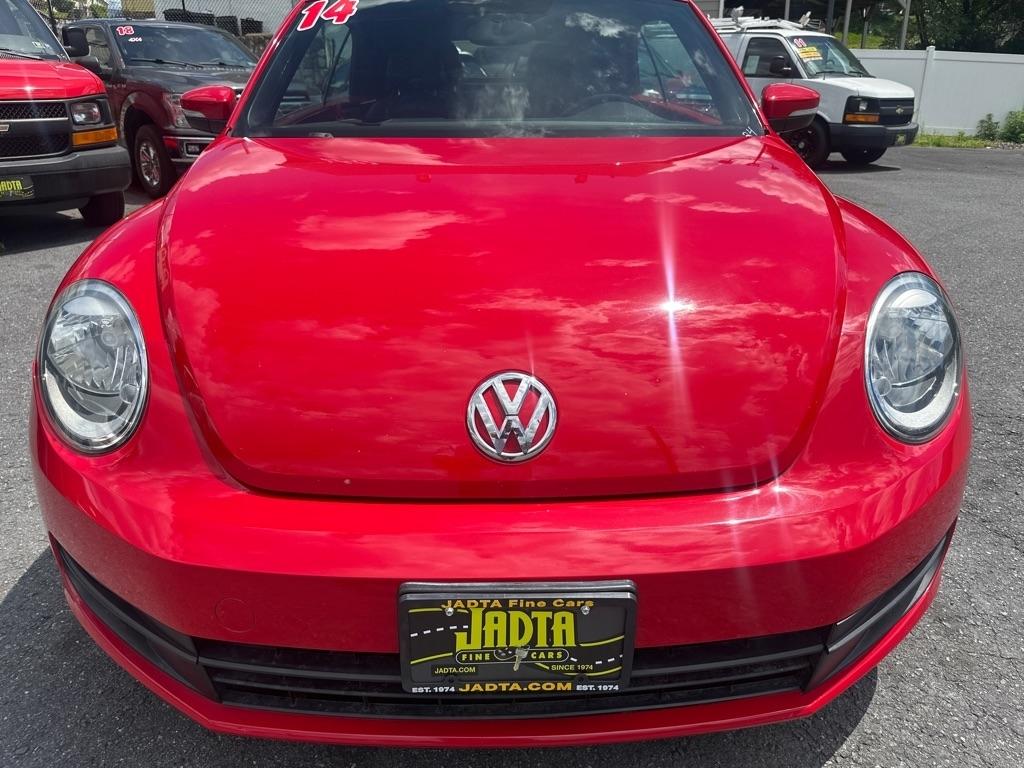 Volkswagen Beetle 1.8T PZEV Convertible w/Technology 2014