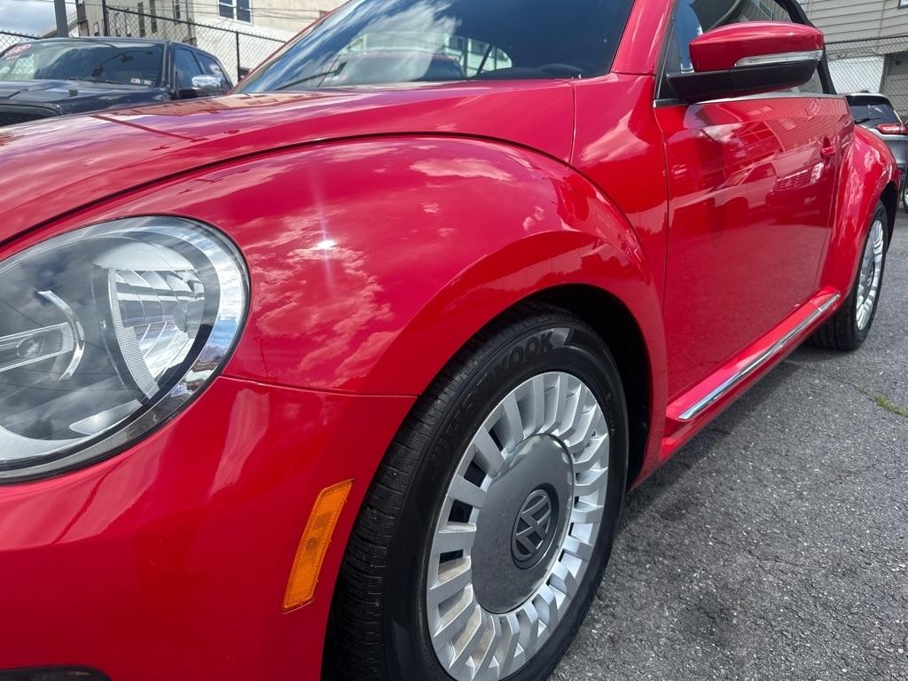 Volkswagen Beetle 1.8T PZEV Convertible w/Technology 2014