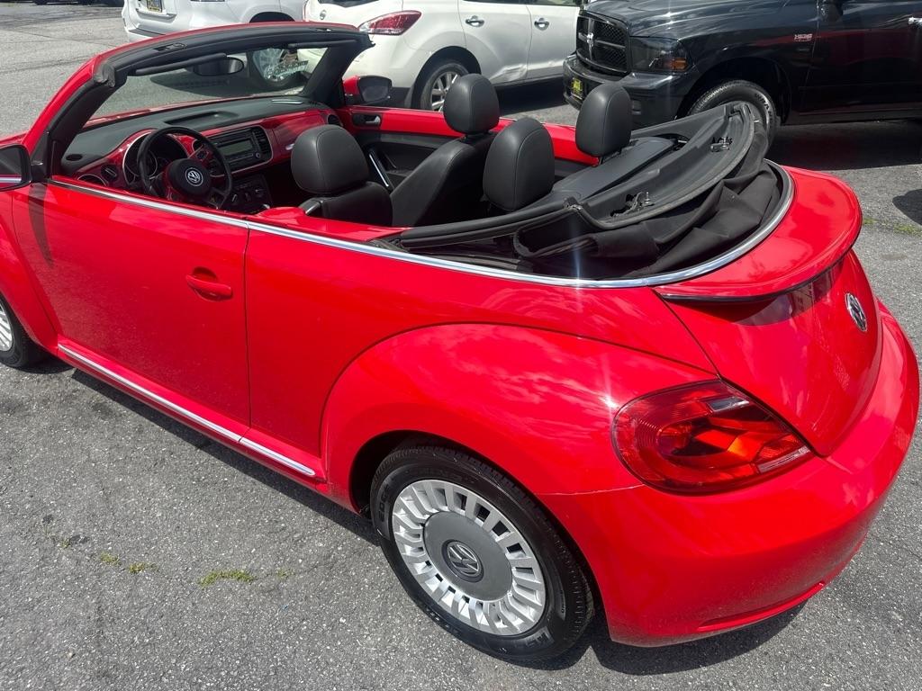 Volkswagen Beetle 1.8T PZEV Convertible w/Technology 2014