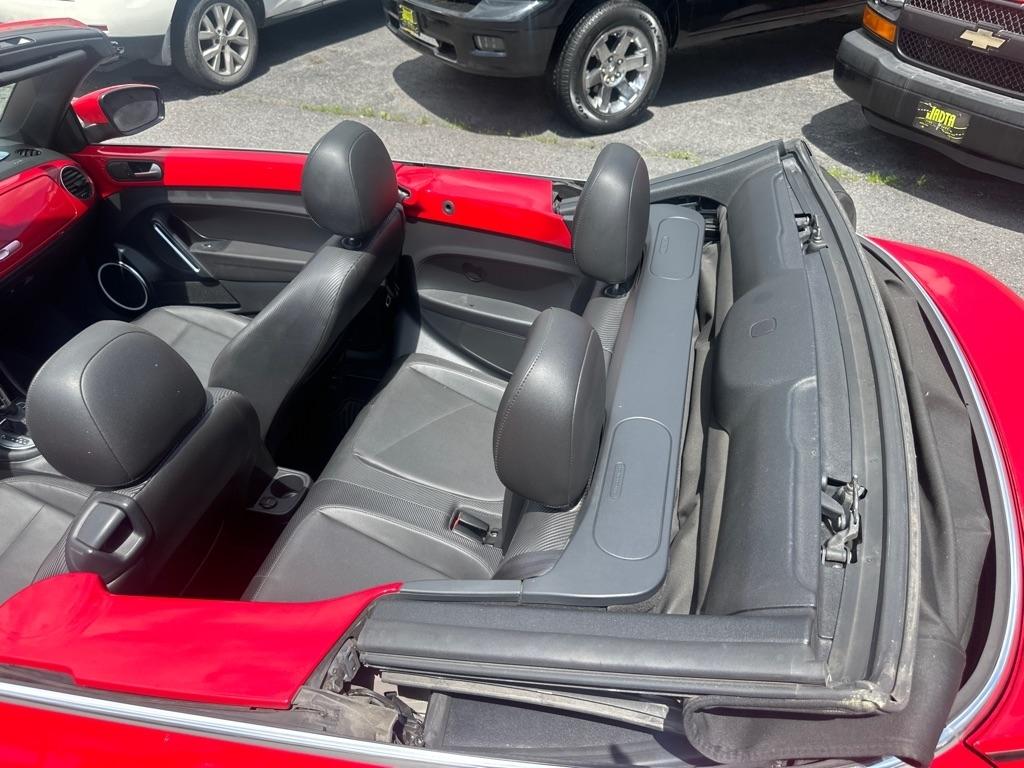 Volkswagen Beetle 1.8T PZEV Convertible w/Technology 2014