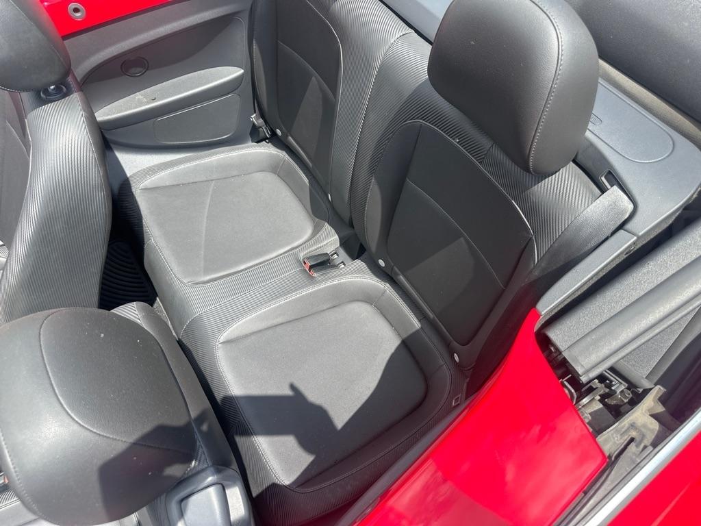 Volkswagen Beetle 1.8T PZEV Convertible w/Technology 2014