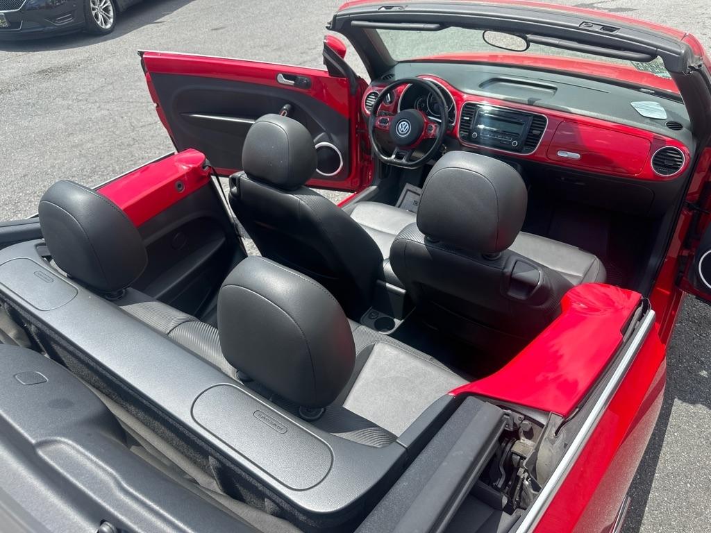 Volkswagen Beetle 1.8T PZEV Convertible w/Technology 2014