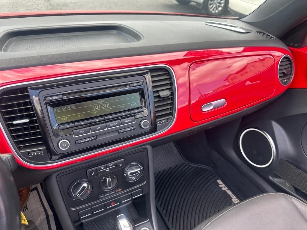 Volkswagen Beetle 1.8T PZEV Convertible w/Technology 2014