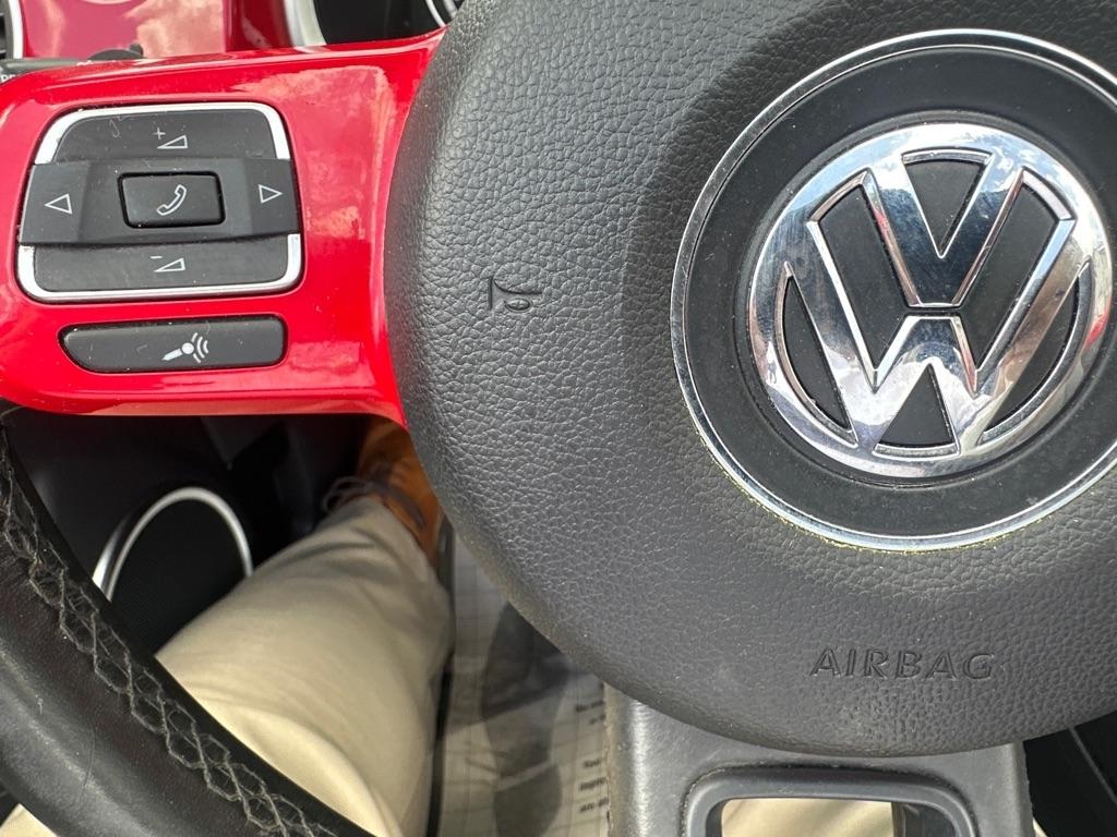 Volkswagen Beetle 1.8T PZEV Convertible w/Technology 2014
