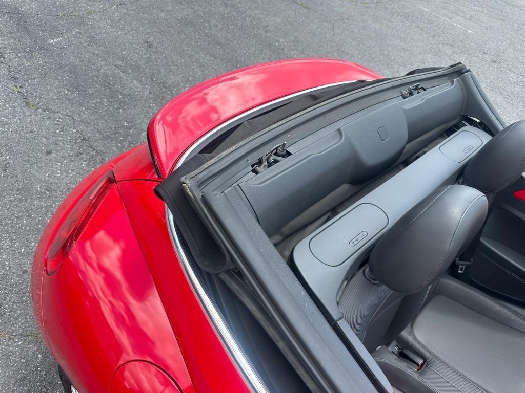 Volkswagen Beetle 1.8T PZEV Convertible w/Technology 2014