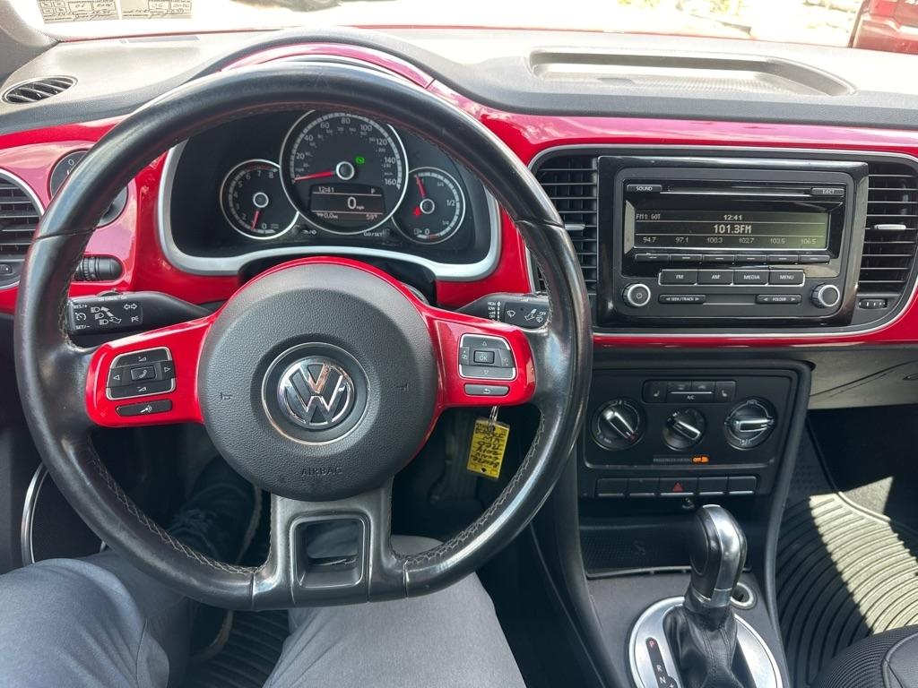 Volkswagen Beetle 1.8T PZEV Convertible w/Technology 2014