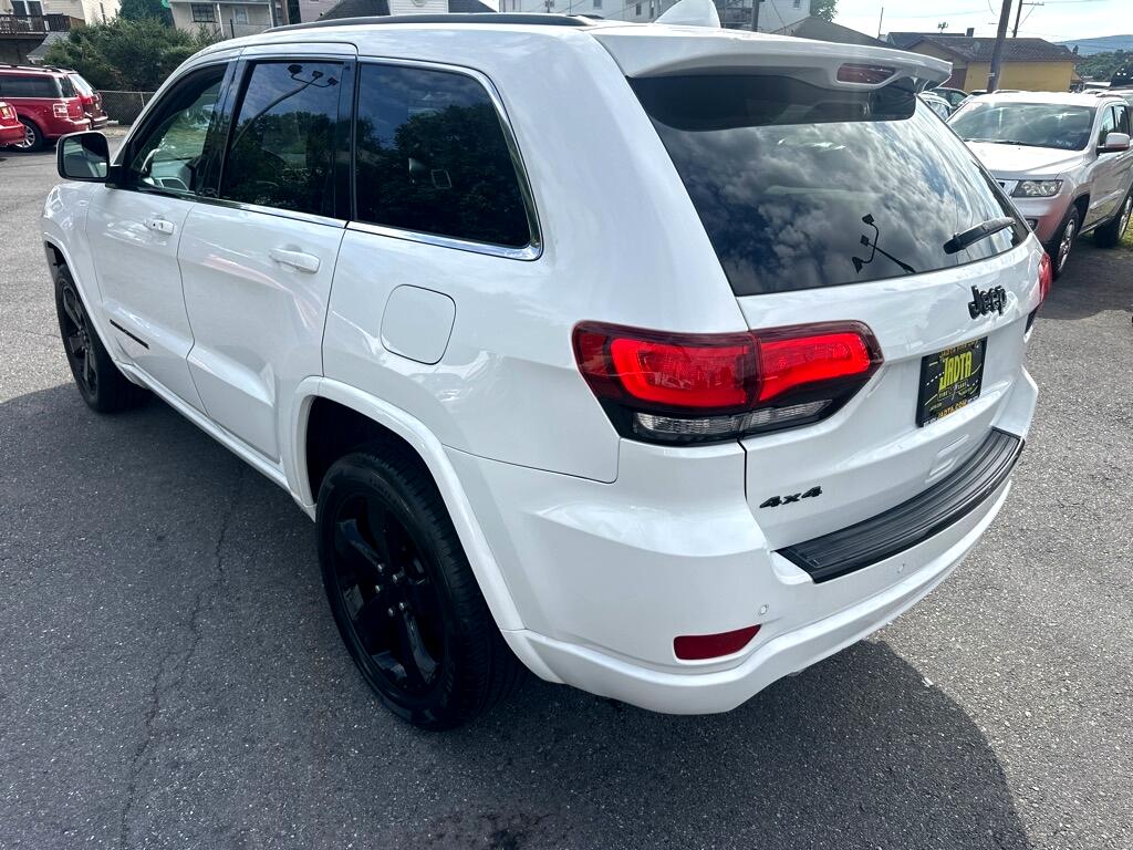 2015 Jeep Grand Cherokee Altitude photo 4