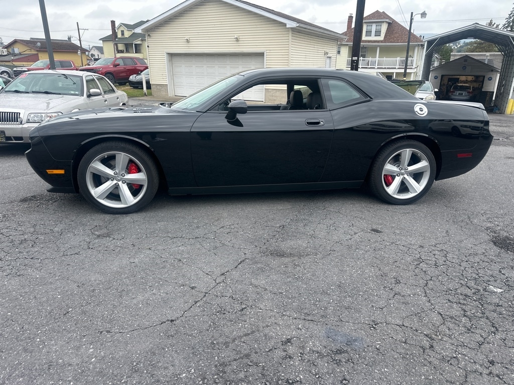 2009 Dodge Challenger SRT8 photo 2