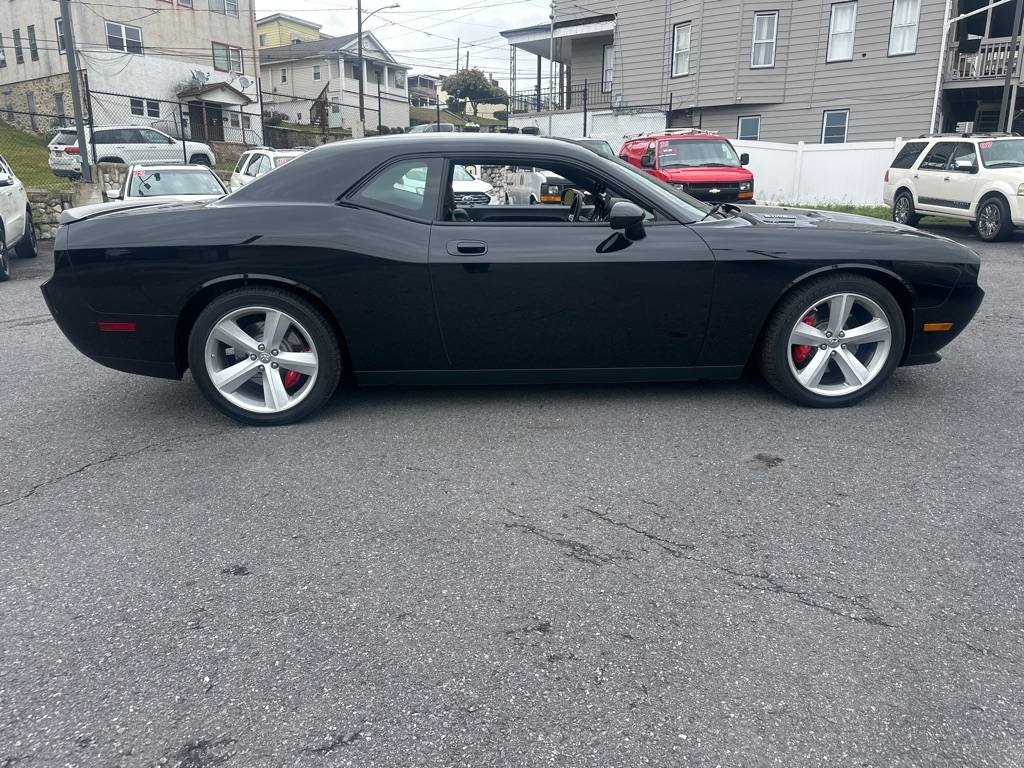 2009 Dodge Challenger SRT8 photo 6