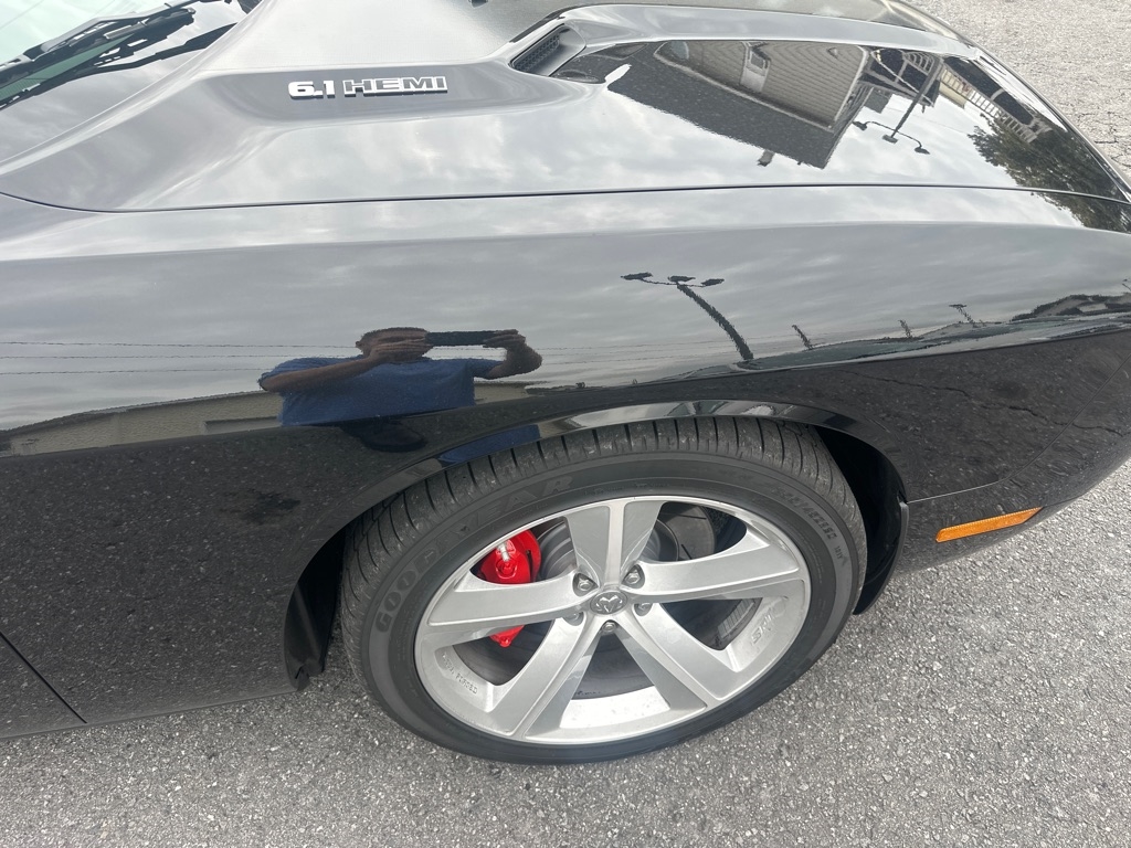 2009 Dodge Challenger SRT8 photo 13