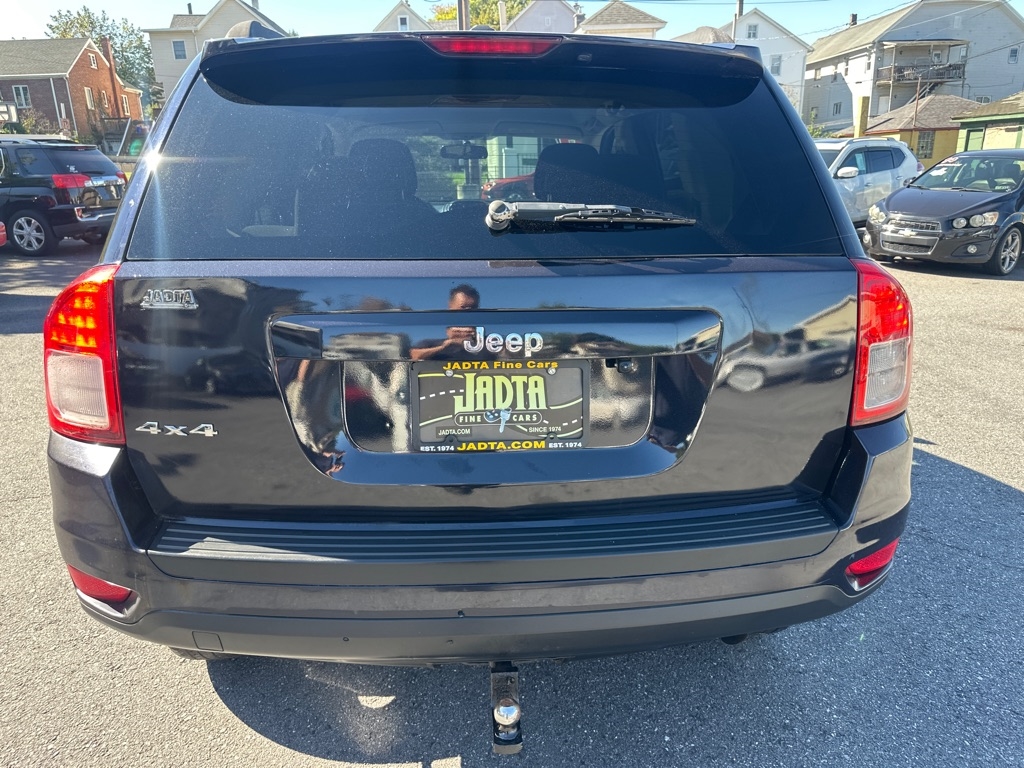 2011 Jeep Compass Sport photo 3