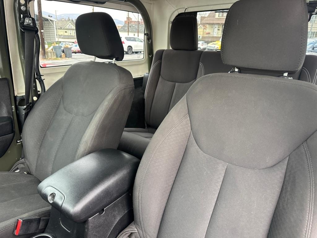 Jeep Wrangler 4WD 2dr Freedom Edition 2015