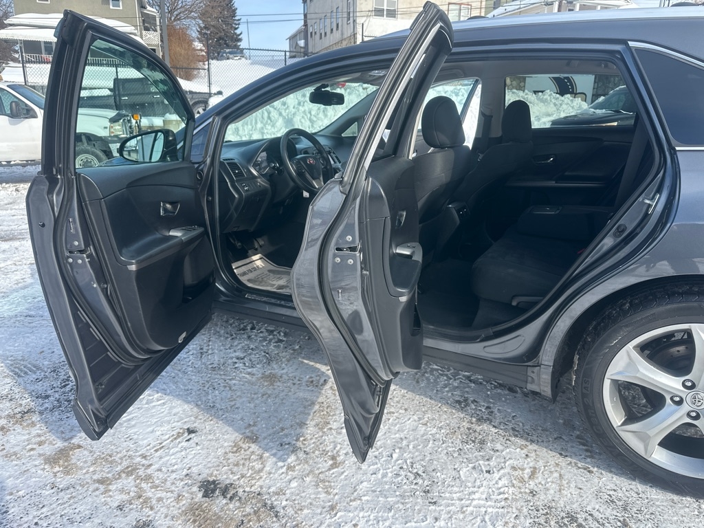 Toyota Venza 4dr Wgn V6 AWD LE (Natl) 2013