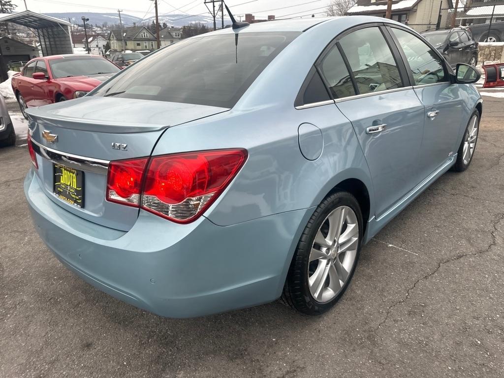 Chevrolet Cruze  2011