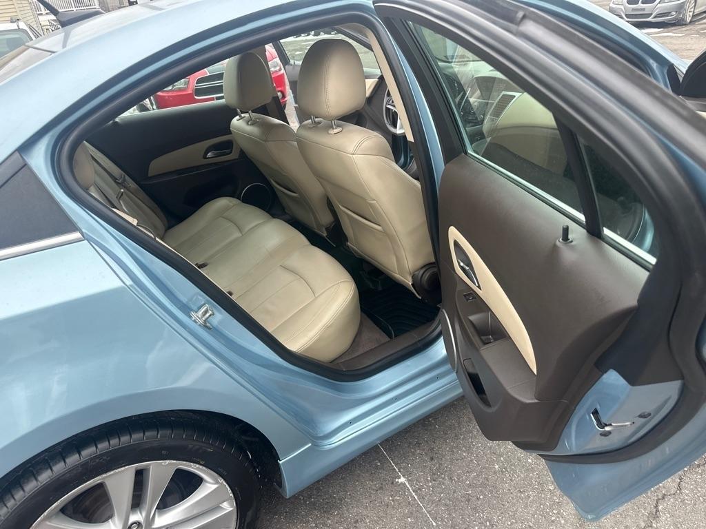 Chevrolet Cruze  2011