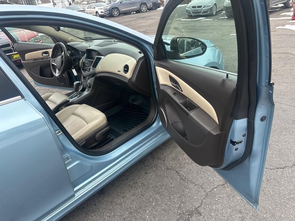 Chevrolet Cruze  2011