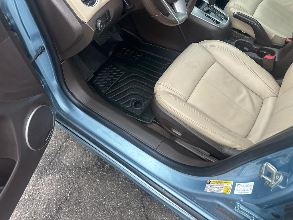 Chevrolet Cruze  2011