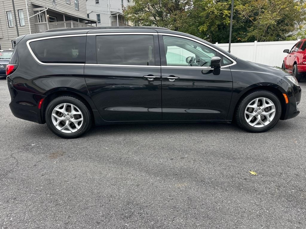 Chrysler Pacifica  2017
