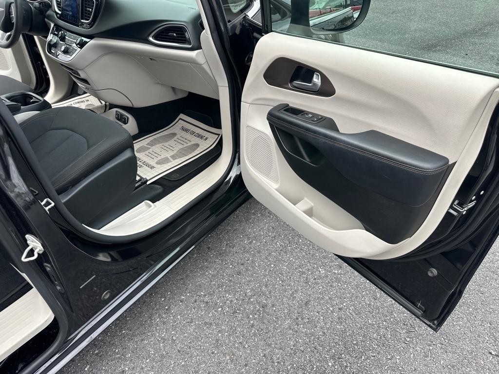 Chrysler Pacifica  2017