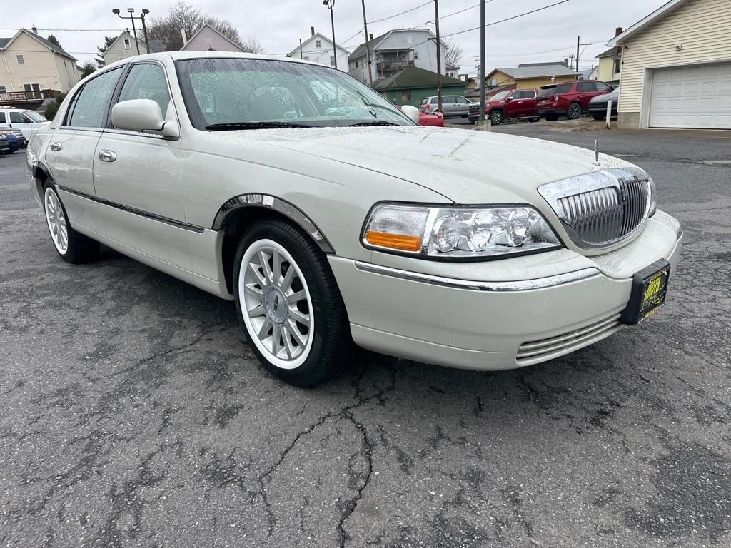 Lincoln Town Car 4dr Sdn Signature Premium 2007
