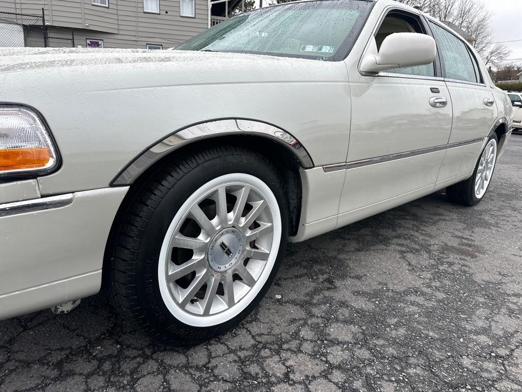 Lincoln Town Car 4dr Sdn Signature Premium 2007