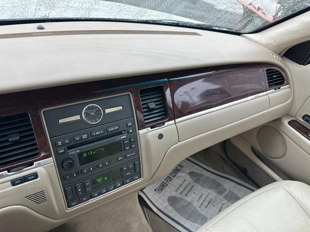 Lincoln Town Car 4dr Sdn Signature Premium 2007