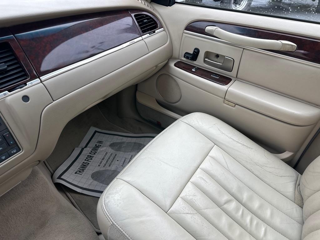 Lincoln Town Car 4dr Sdn Signature Premium 2007