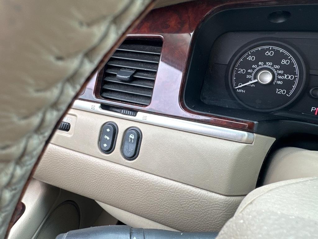 Lincoln Town Car 4dr Sdn Signature Premium 2007