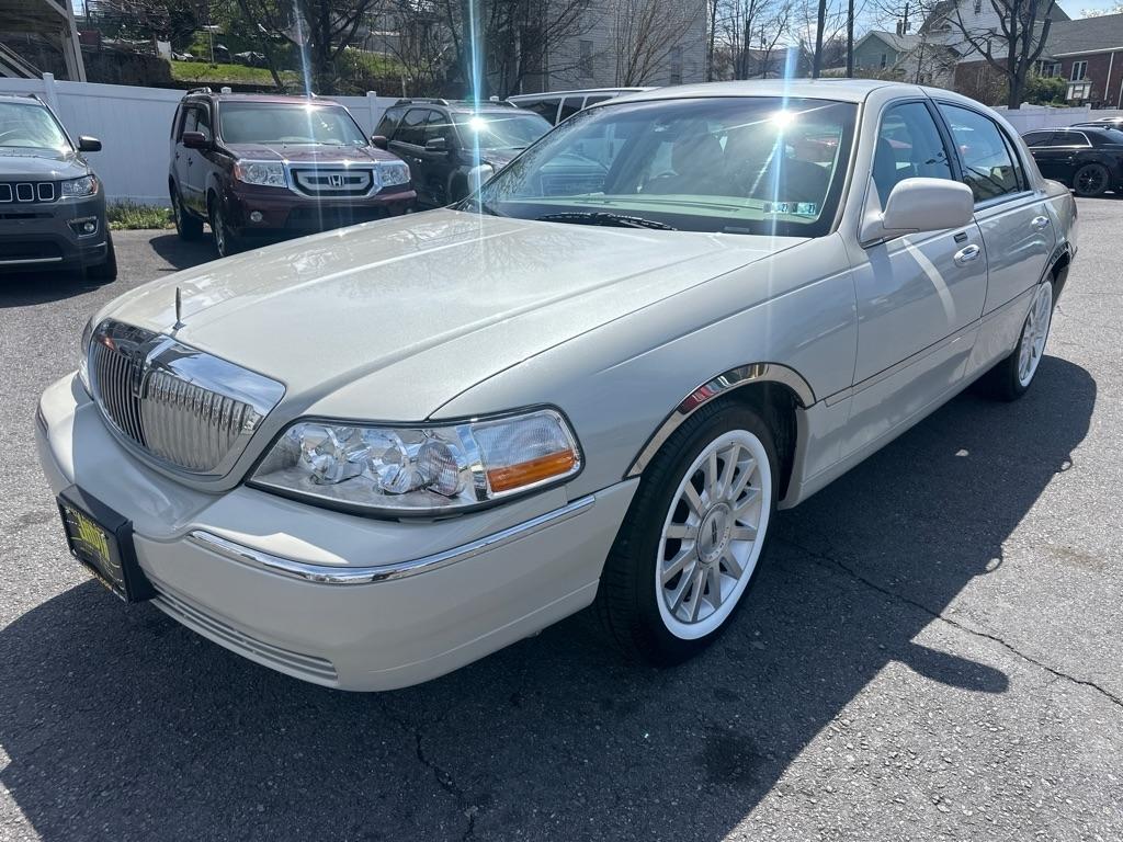 Lincoln Town Car 4dr Sdn Signature Premium 2007
