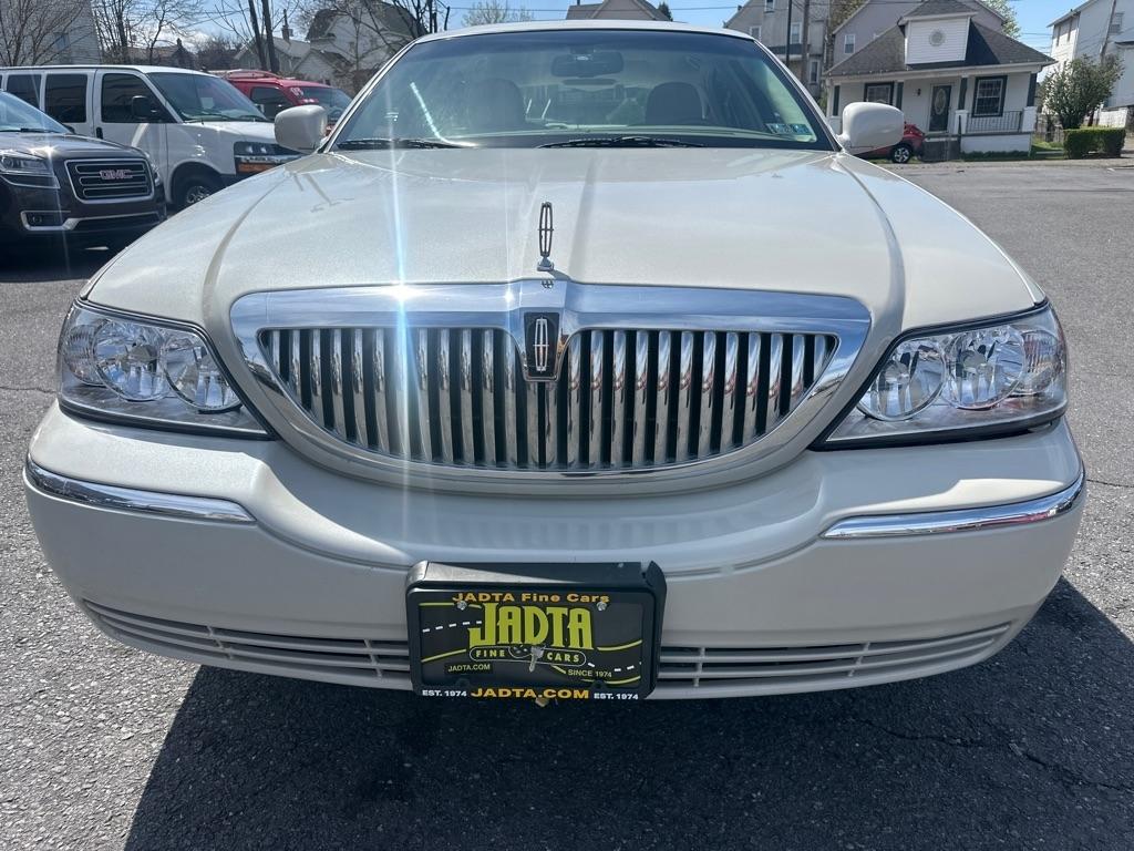 Lincoln Town Car 4dr Sdn Signature Premium 2007