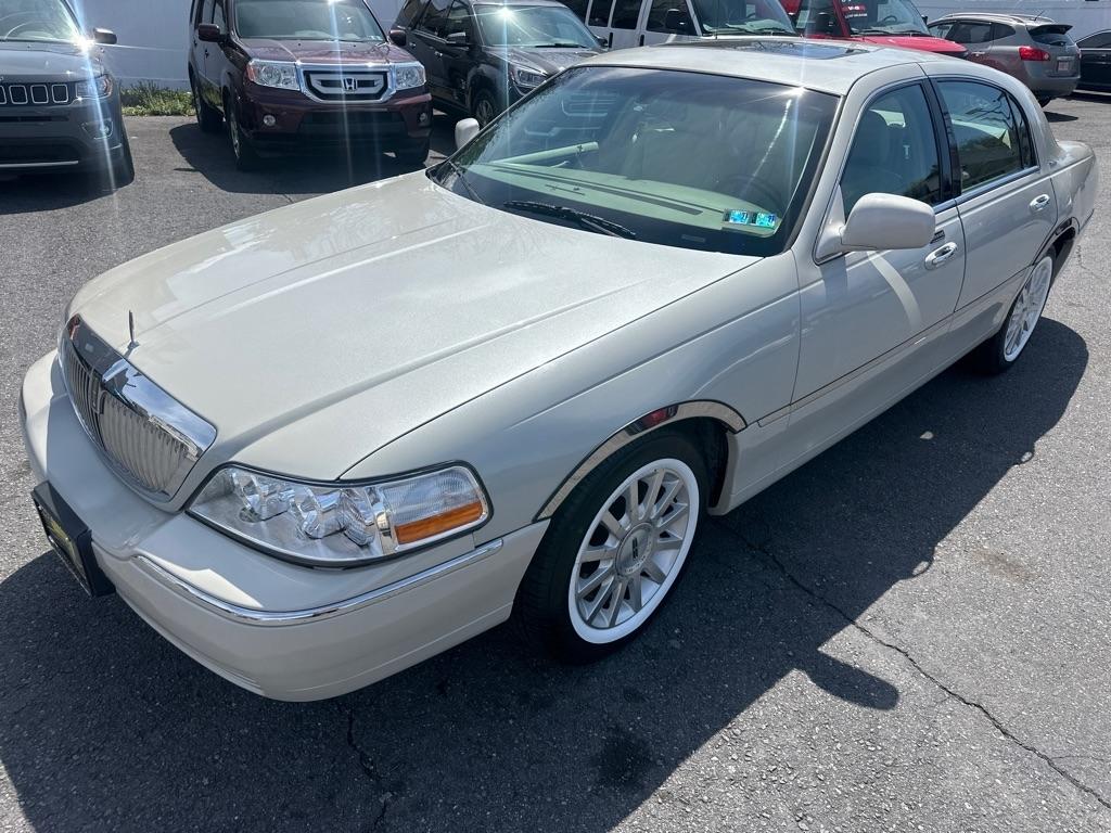 Lincoln Town Car 4dr Sdn Signature Premium 2007