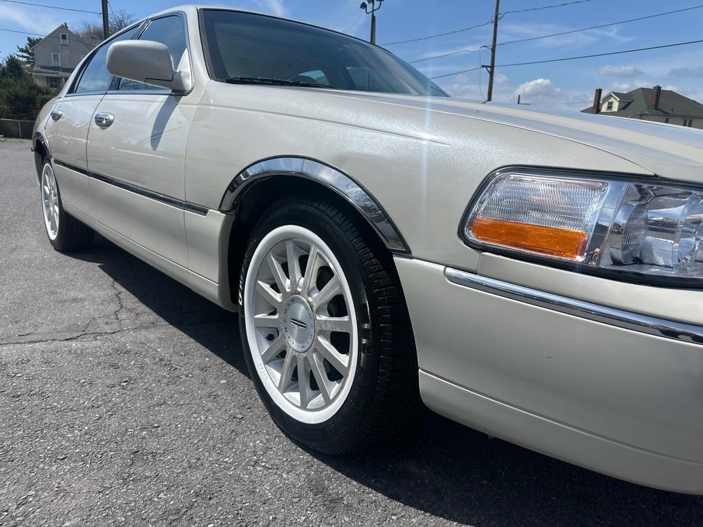 Lincoln Town Car 4dr Sdn Signature Premium 2007