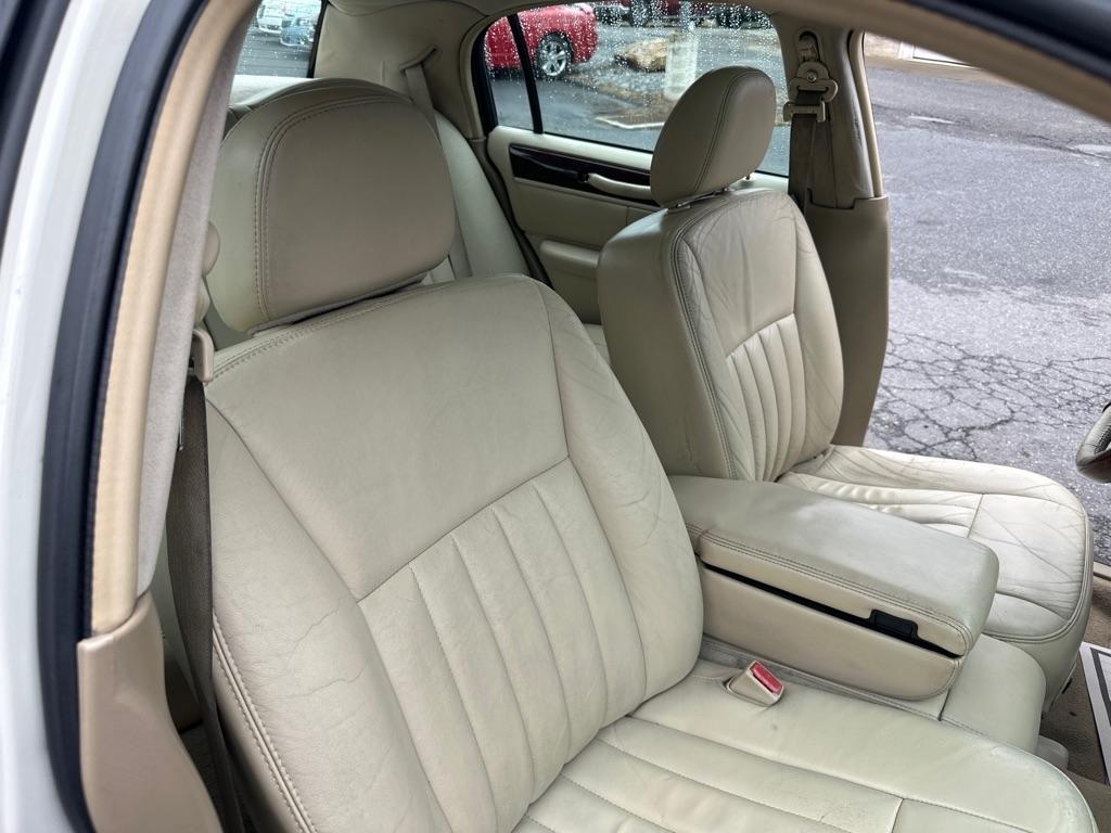 Lincoln Town Car 4dr Sdn Signature Premium 2007