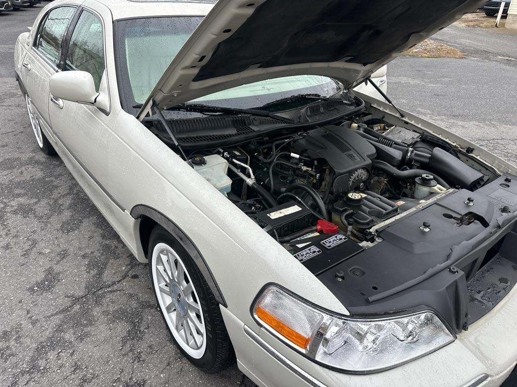 Lincoln Town Car 4dr Sdn Signature Premium 2007