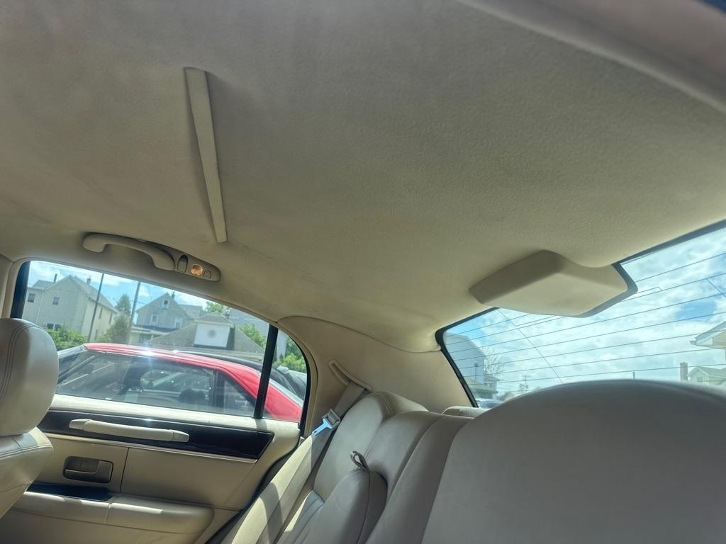Lincoln Town Car 4dr Sdn Signature Premium 2007