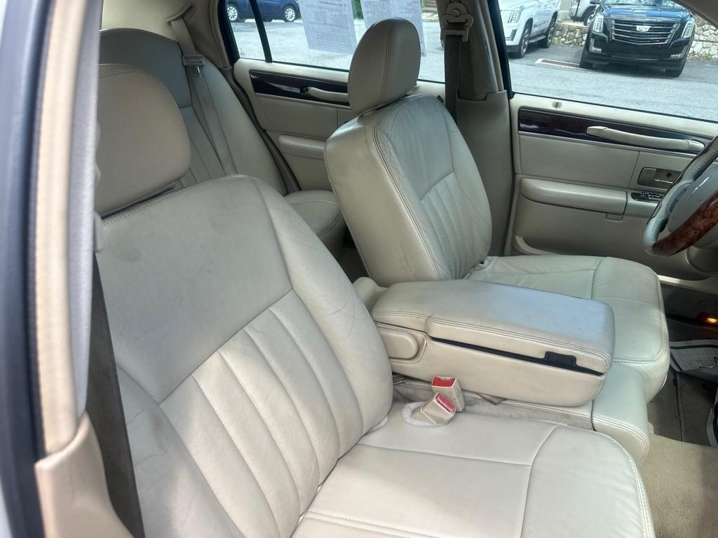 Lincoln Town Car 4dr Sdn Signature Premium 2007
