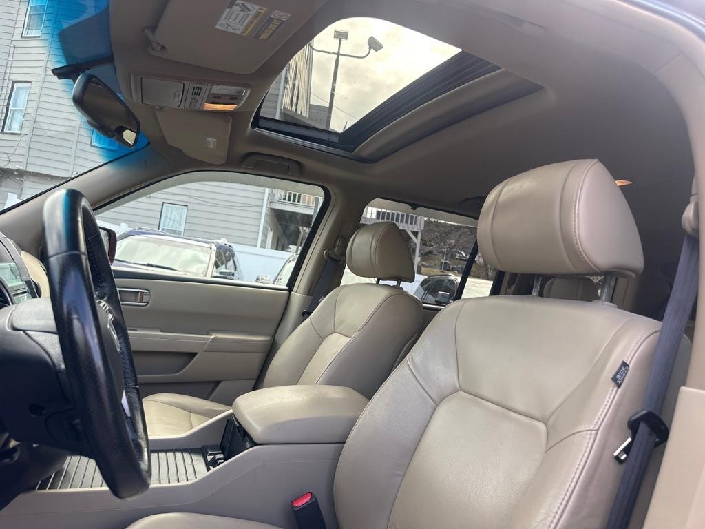 Honda Pilot 4WD 4dr Touring w/Navi 2009